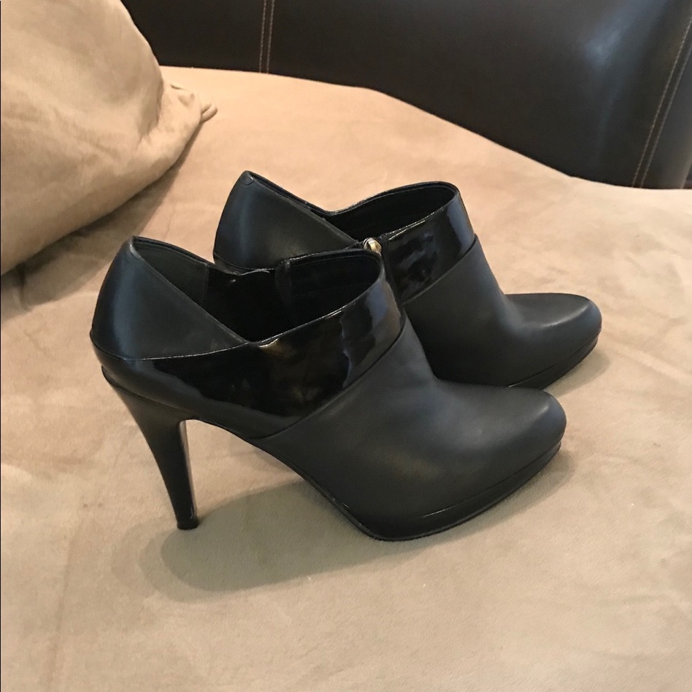 Bandolino ankle bootie 9m